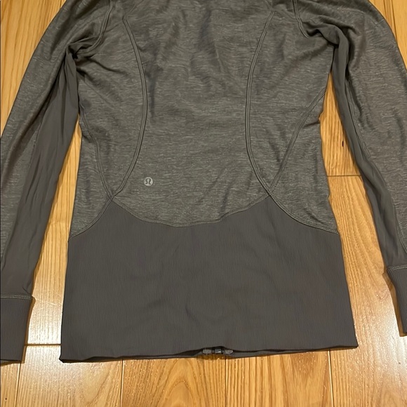 Lululemon gray zip up - Picture 4 of 5